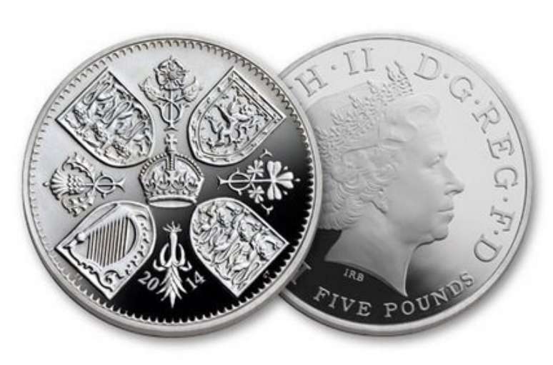 <p class="text">Uma moeda com os brasões das Forças Armadas Reais britânicas será lançada como parte das comemorações do aniverário de um ano do príncipe George</p>