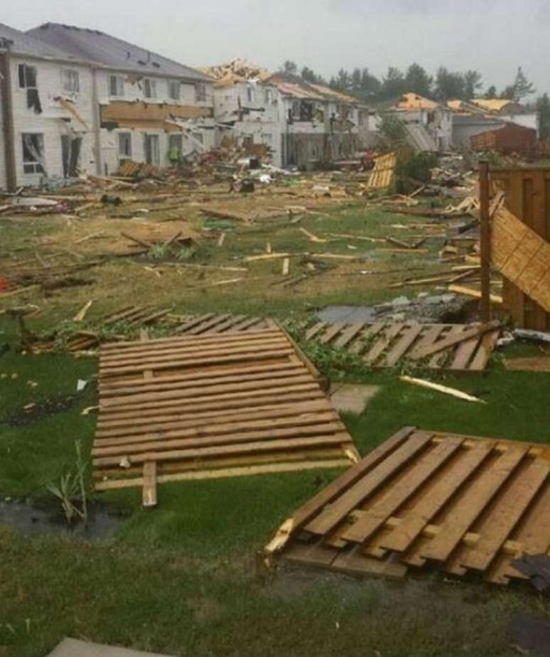 <p>Dezenas de casas foram totalmente arruinadas</p>