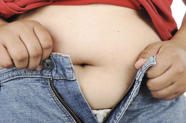 Mulheres com cintura com mais de 93 cm apresentaram risco de morte prematura 80% maior do que as com circunferência abdominal até 68 cm