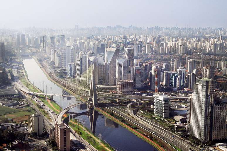 Segundo o censo das empresas brasileiras elaborado pelo Instituto Brasileiro de Planejamento e Tributação (IBPT), só a cidade de São Paulo reúne quase 10% dos negócios do país