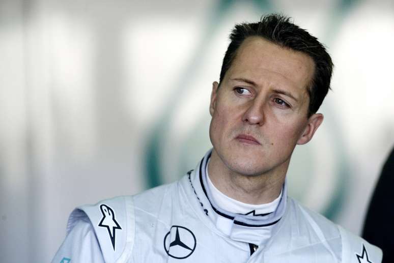 <p>Michael Schumacher teria sido levado para Lausanne de forma discreta.</p>