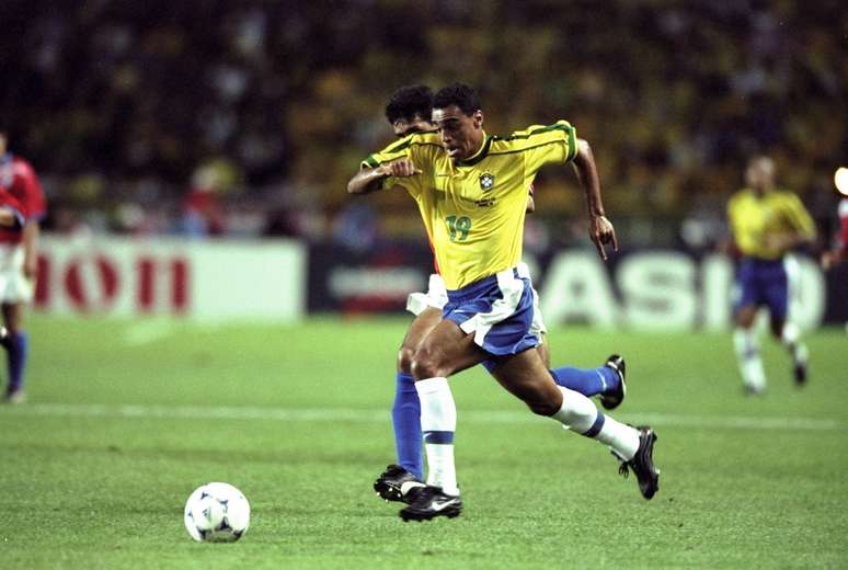 Figurinha Brasil Escudo Seleção Copa Do Mundo 1994 F50