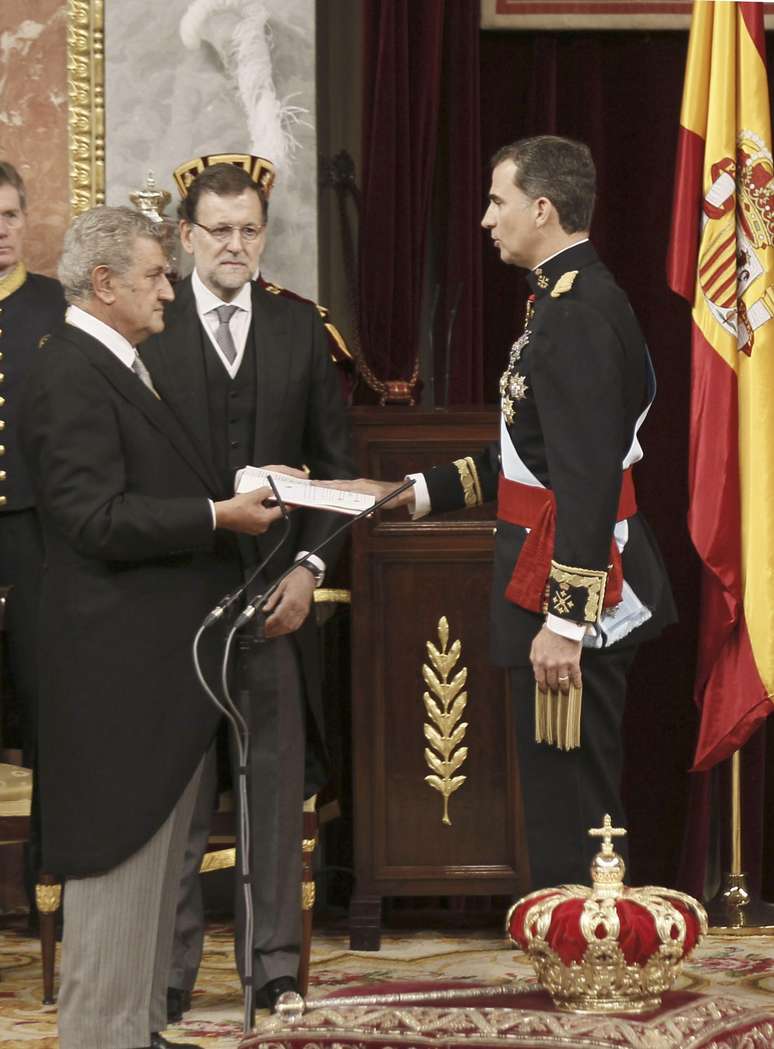 Felipe VI jura fidelidade à Constituição em sua proclamação como novo rei da Espanha