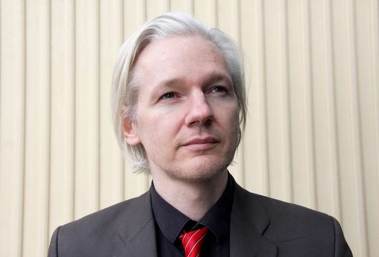 <p>Criador do WikiLeaks, Julian Assange completa dois anos refugiado na embaixada equatoriana em Londres</p>