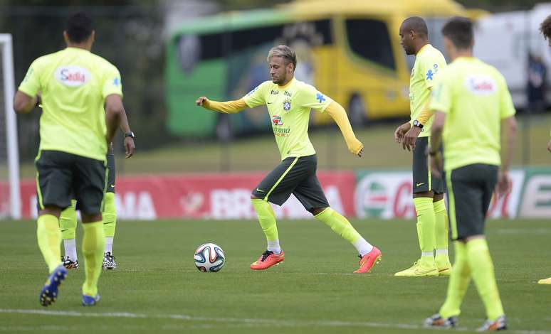 Atacante Neymar foi um dos destaques no treino da Seleção Brasileira 
