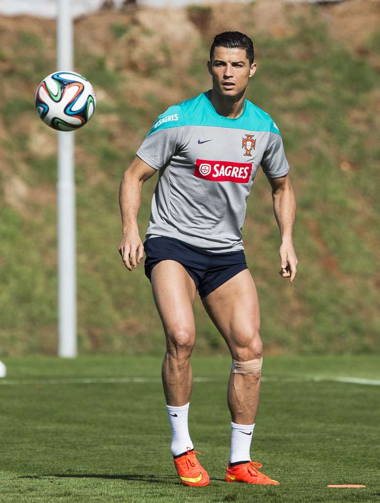 <p>Cristiano Ronaldo é esperança de Portugal no meio de tantos desfalques da seleção</p>