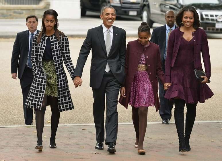 <p>Casal Obama é visto com as filhas Malia (à esq.) e Sasha</p>