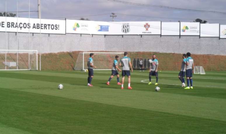 Jogadores de Portugal treinam com clima ameno em Campinas