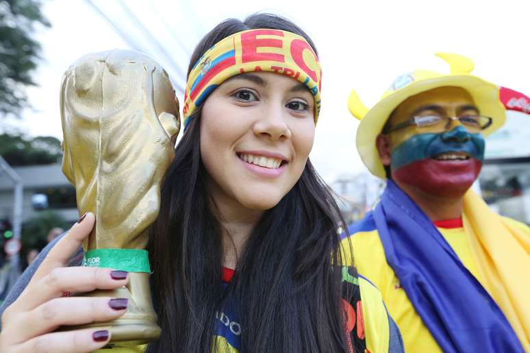 Torcedores de Equador e Honduras fazem festa antes mesmo de o jogo começar na Arena da Baixada, em Curitiba; partida vale pelo Grupo E