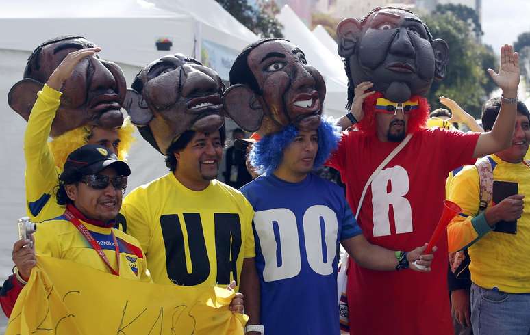 <p>Torcedores de Equador e Honduras fazem festa nos arredores da Arena da Baixada</p>
