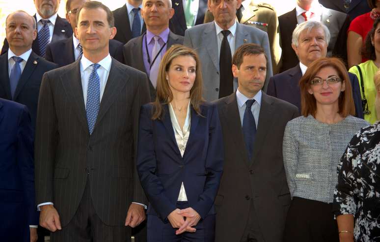 <p>Rei da Espanha, Felipe VI, e rainha Letizia participam de uma reuni&atilde;o no&nbsp;Pal&aacute;cio Zurbano em Madrid</p>