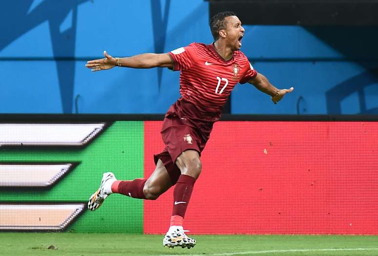<p>Nani comemora primeiro gol de Portugal</p>