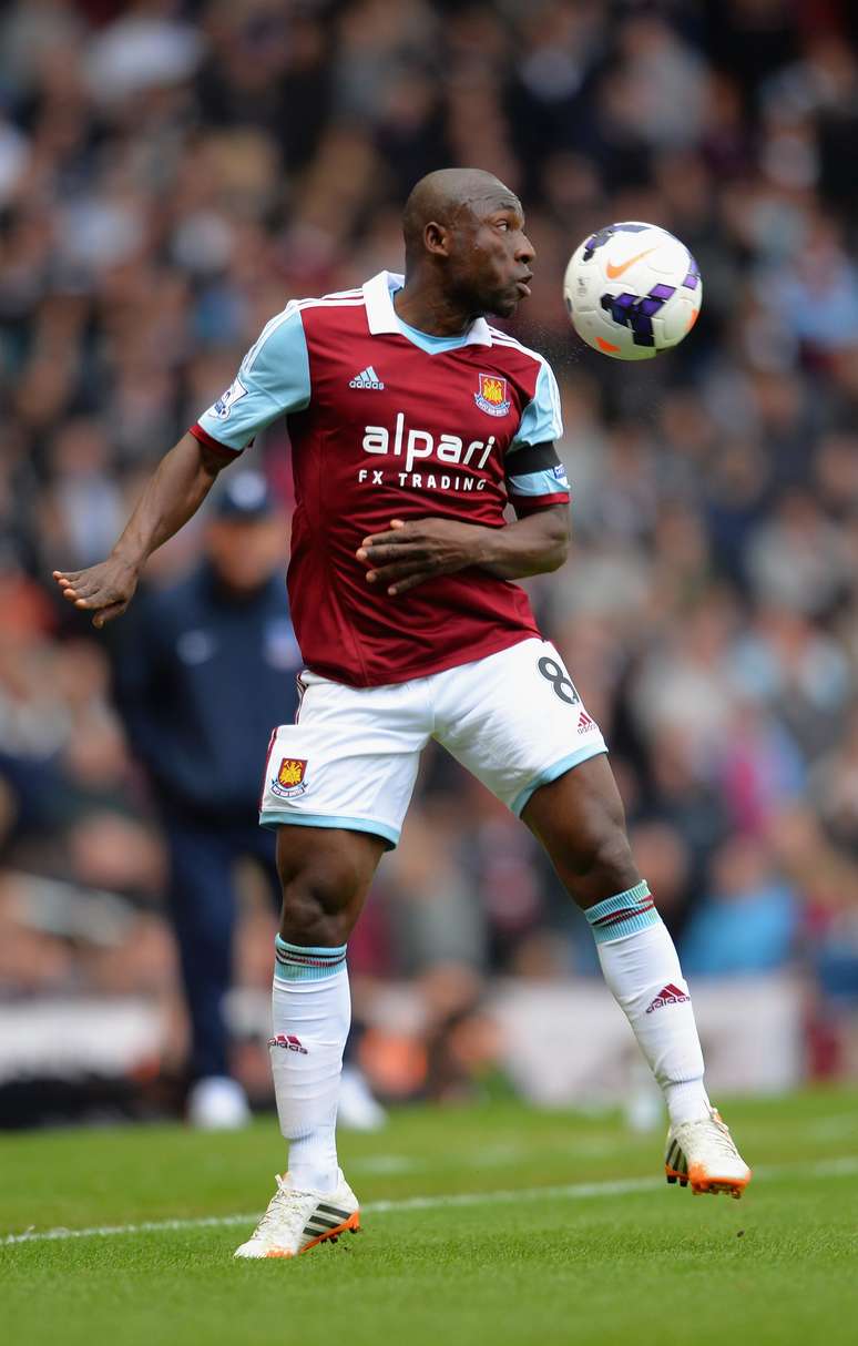 <b>Pablo Armero (Colômbia)</b><br>Com passagem pelo Palmeiras entre 2009 e 2010, o lateral esquerdo atuou ainda por Udinese e Napoli antes de chegar ao West Ham no começo de 2014. Com cinco jogos (e quatro derrotas) pelo novo clube, retornará à Udinese após a Copa do Mundo. No Mundial, abriu o placar da vitória colombiana por 3 a 0 sobre a Grécia, comemorada com uma frenética dança.