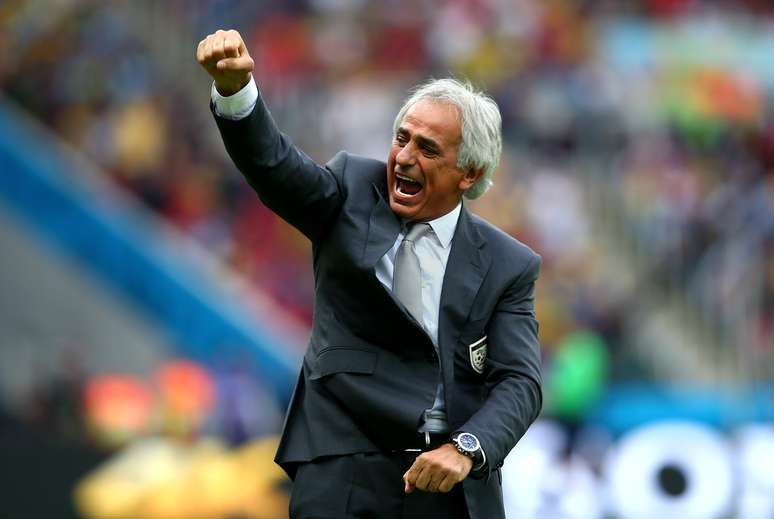 <p>Vahid Halilhodzic afirmou que sente &quot;nojo&quot; de cr&iacute;ticas e pediu fim de perguntas sobre o jejum do Ramad&atilde;</p>