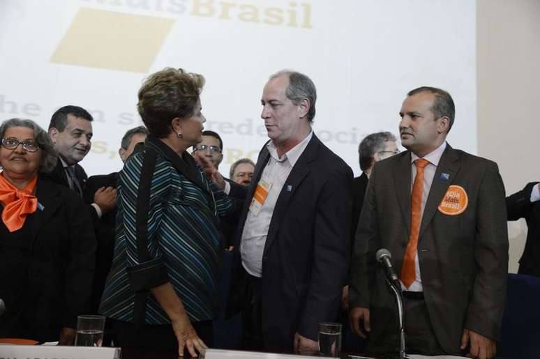 Dilma participou da convenção e cumprimentou Ciro Gomes