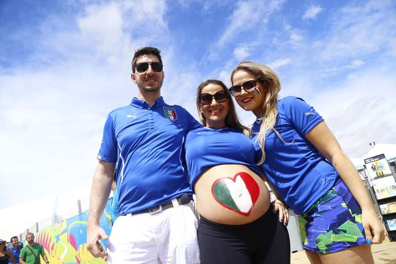 Renato Calicchio, Gabriela e a filha Bárbara, catarinenses descendentes de italianos, engrossaram a torcida da Azzurra em Natal