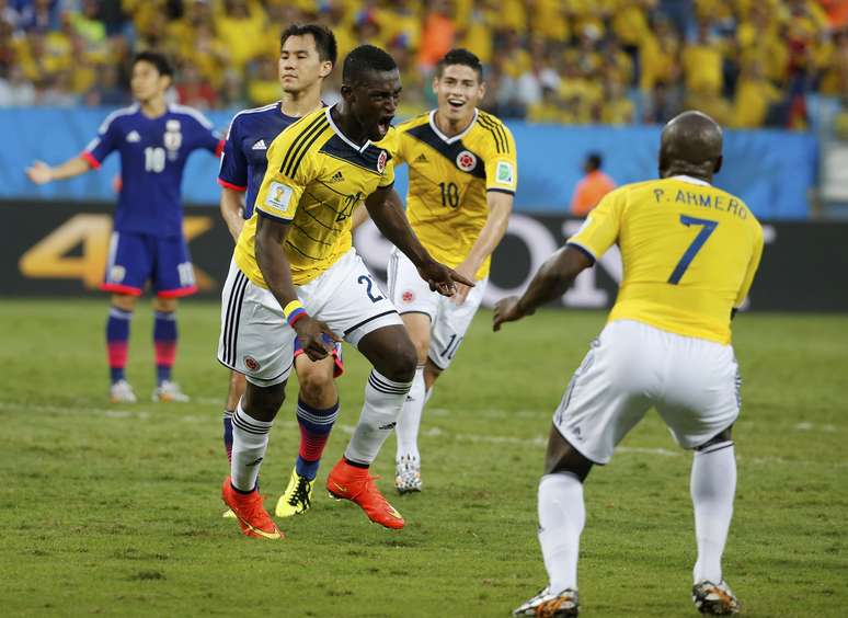 Martínez comemora o segundo gol colombiano, que devolveu a vitória à equipe sul-americana sobre o Japão