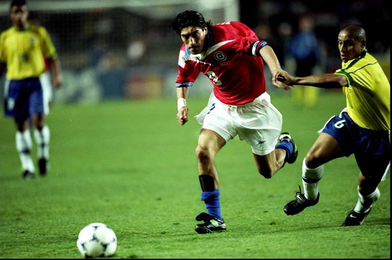 <p>Chile de Zamorano caiu para o Brasil de Ronaldo em 1998</p>