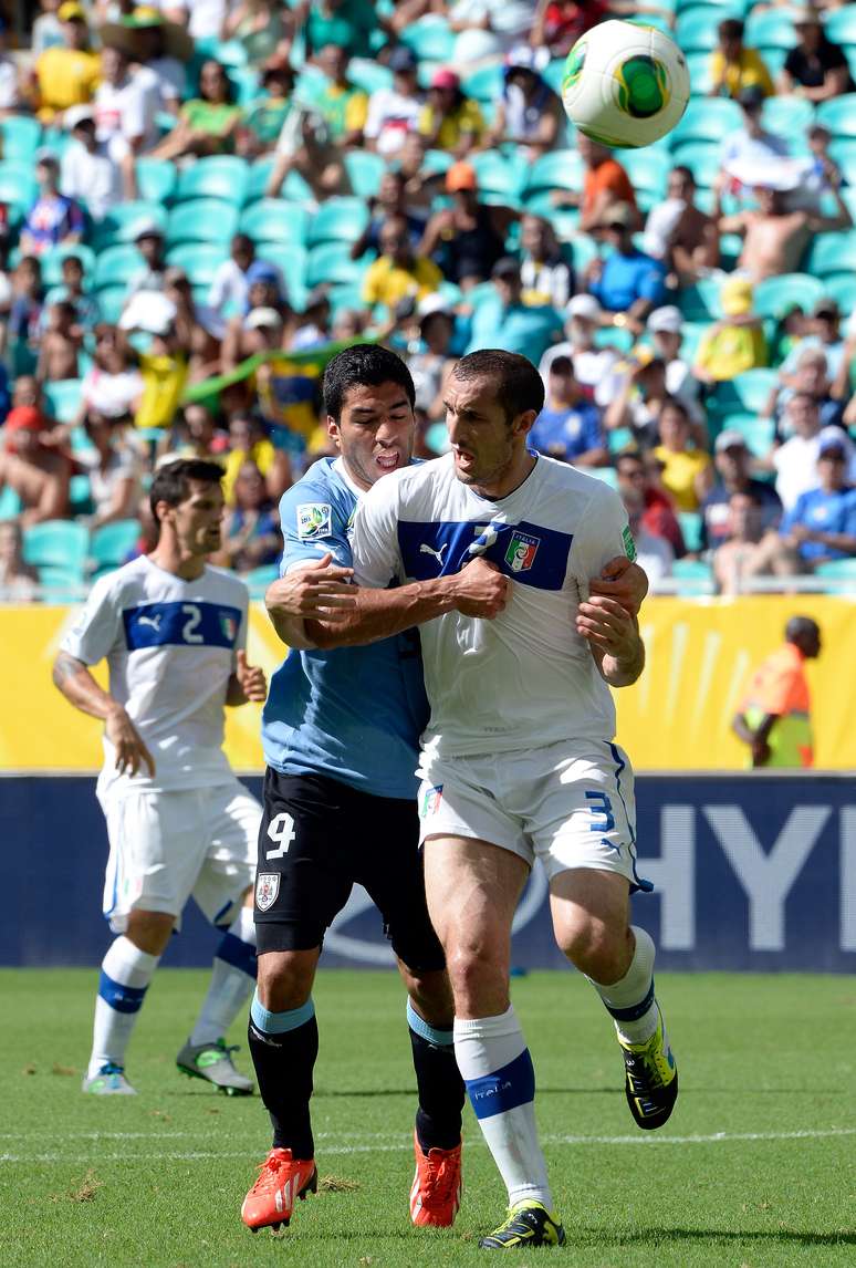 Uruguaio e italiano também se estranharam na Copa das Confederações disputada no ano passado