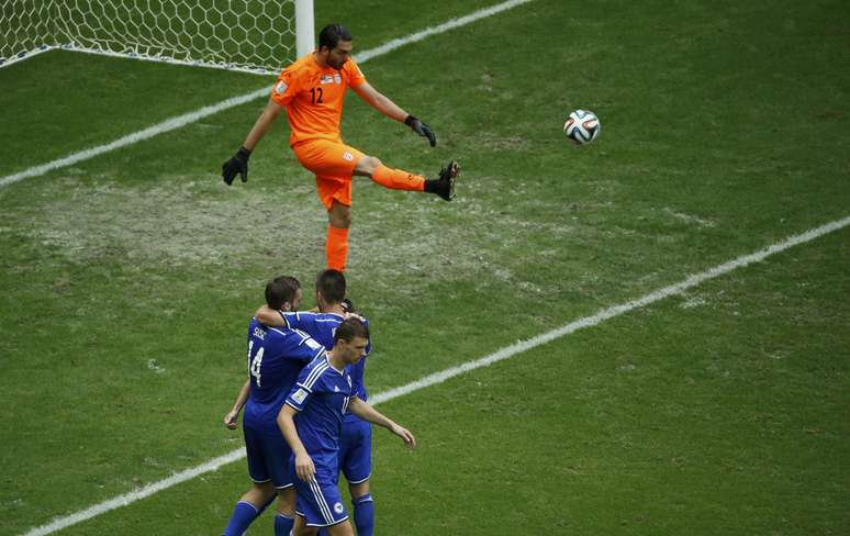 <p>Jogadores da Bósnia comemoram gol contra Irã</p>