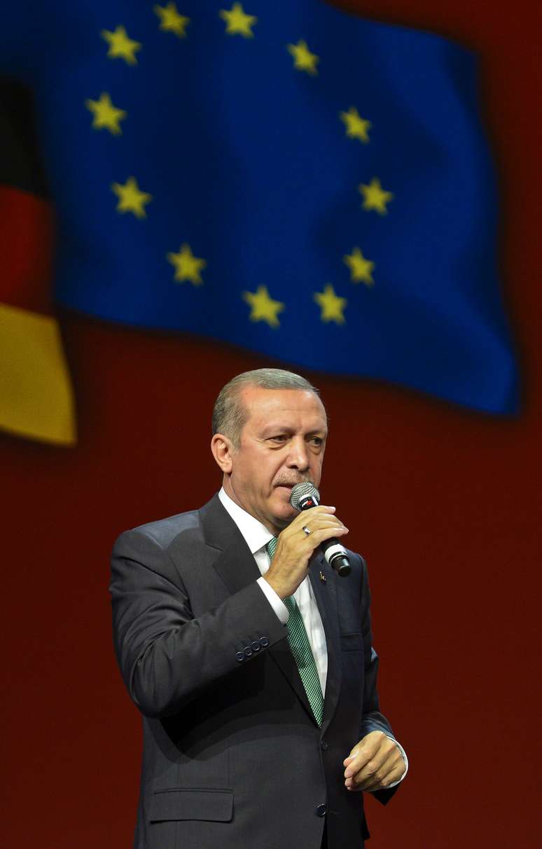 <p>Primeiro-ministro turco Recep Tayyip Erdogan fala para expatriados turcos em um evento para marcar o 10 º aniversário da UETD, a União dos Democratas Europeus turco, no Lanxess Arena, em maio deste ano na Alemanha</p>