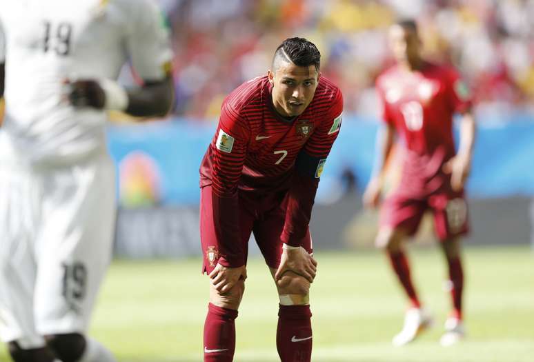<p>Cristiano Ronaldo se esforçou e chamou o jogo, mas falhou demais</p>