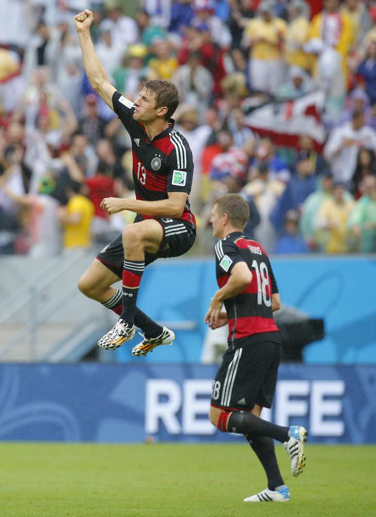 Müller comemora gol contra os Estados Unidos