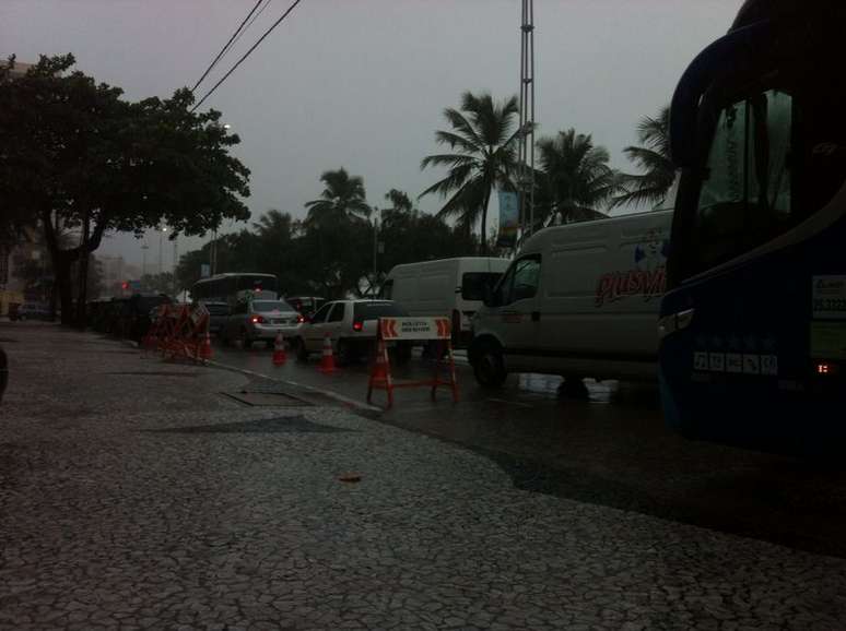 Chuva pegou Recife de surpresa em dia de jogo decisivo entre Alemanha e Estados Unidos