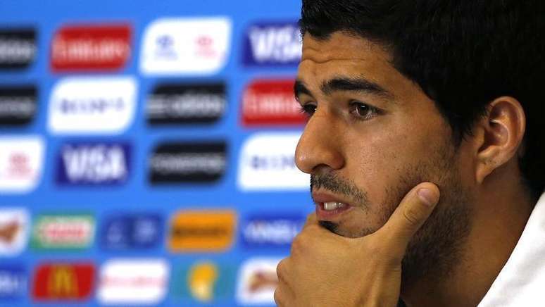 O uruguaio Luis Suárez participa de entrevista à imprensa na Arena das Dunas, em Natal. 23/6/2014.