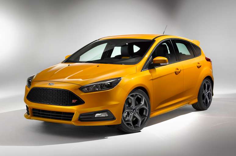 <p>Ford divulga imagens do modelo 2015 do Focus, na versão esportiva do hatch médio.</p>
