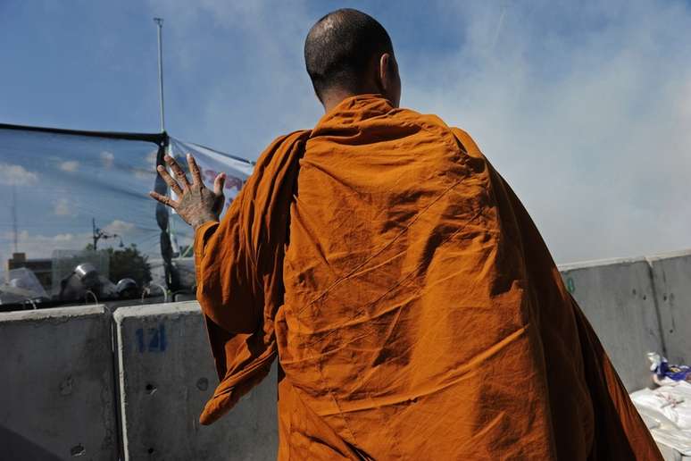O monge foi condenada a 5 anos e meio de prisão por ter abusado da adolescente