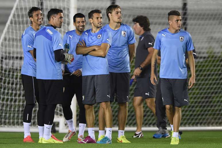 Seleção uruguaia treina em São Januário, no Rio de Janeiro, na véspera do jogo das oitavas de final contra a Colômbia, que acontece no sábado no Estádio do Maracanã