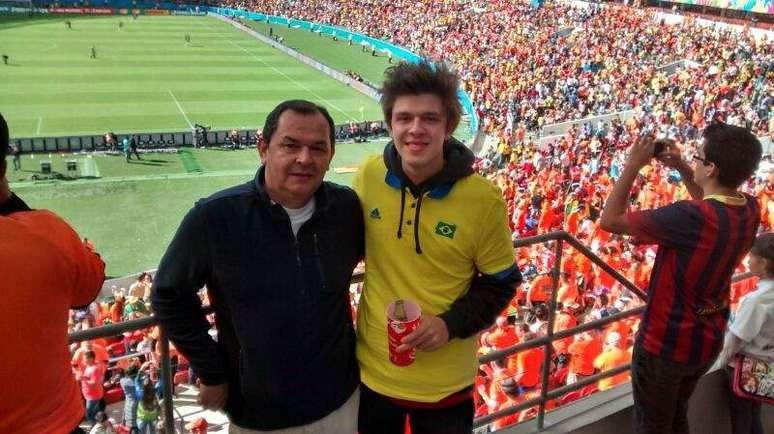 Cena da fam&iacute;lia durante a Copa do Mundo