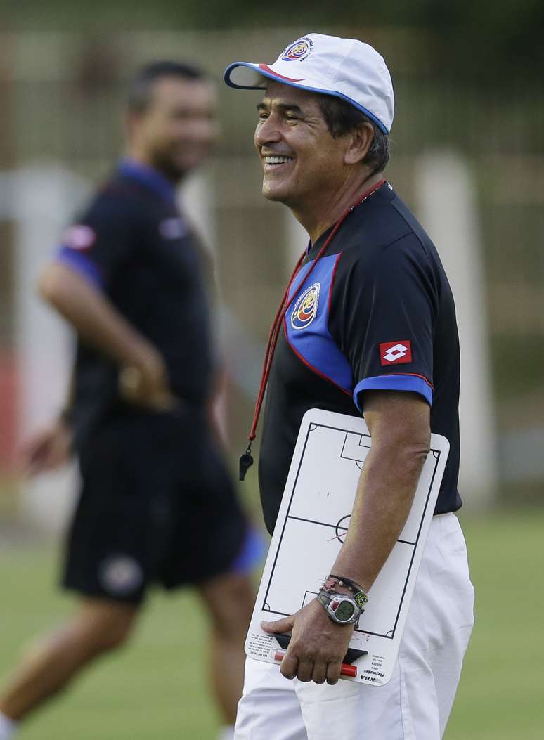 Jorge Luís Pinto agradeceu o apoio da torcida no Recife