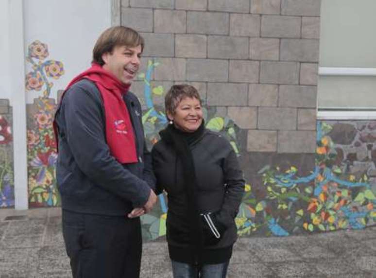 Mariana Sandoval, m&atilde;e de Ar&aacute;nguiz, recebe homenagem: rua levar&aacute; nome do filho