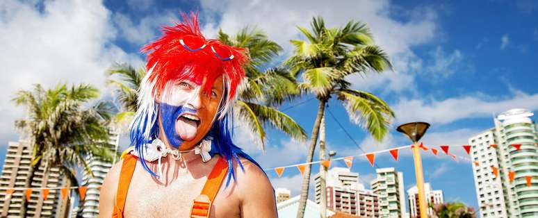 Animados, torcedores saem às ruas de Fortaleza com as cores de seus países para o jogo decisivo entre Holanda e México. A partida, válida pelas oitavas de final da Copa do Mundo de 2014, acontece na Arena Castelão, na capital cearense