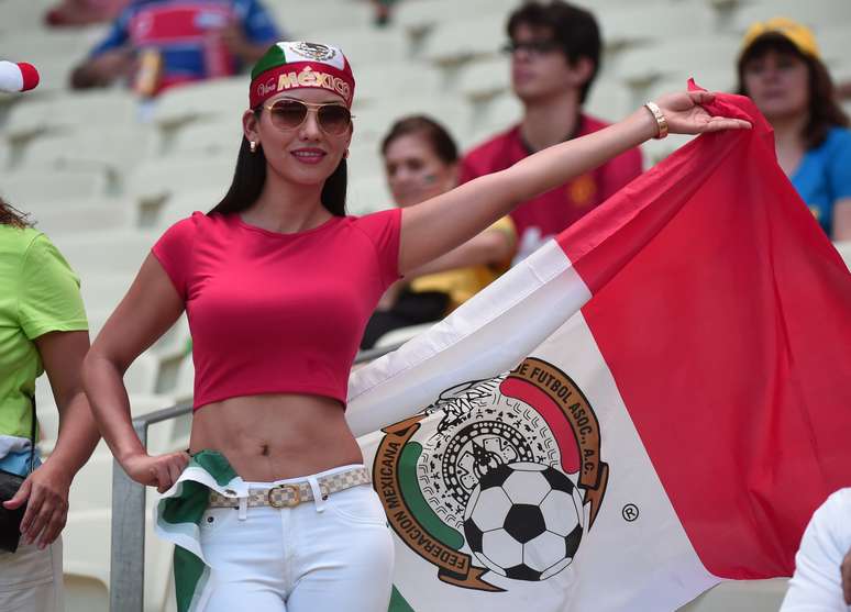 Torcedores de Holanda e México prestigiam, neste domingo, na Arena Castelão, em Fortaleza, a partida decisiva, válida pelas oitavas de final da Copa do Mundo de 2014