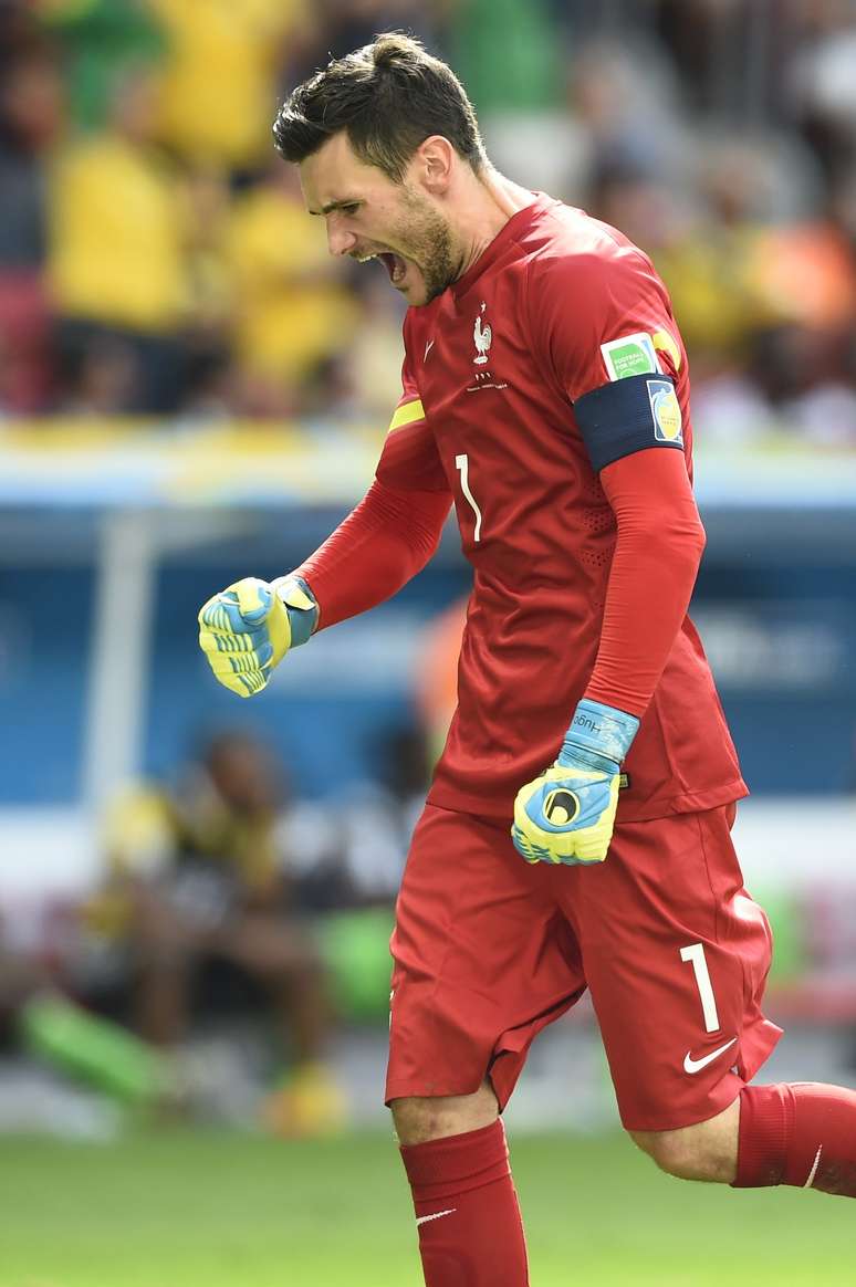 Campeão, francês Hugo Lloris é o quarto goleiro a levantar a taça