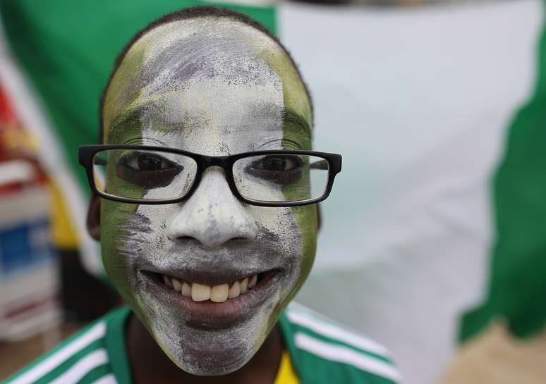 <p>Torcedor até se pintou para apoiar a Nigéria</p>
