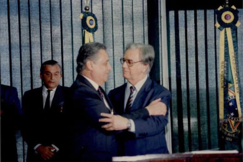 Fernando Henrique Cardoso com Itamar Franco no dia de sua posse no Ministério da Fazenda em maio de 1993