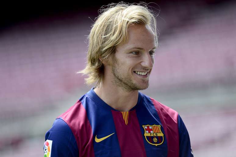 Ivan Rakitic vestirá a camisa 4 do clube catalão