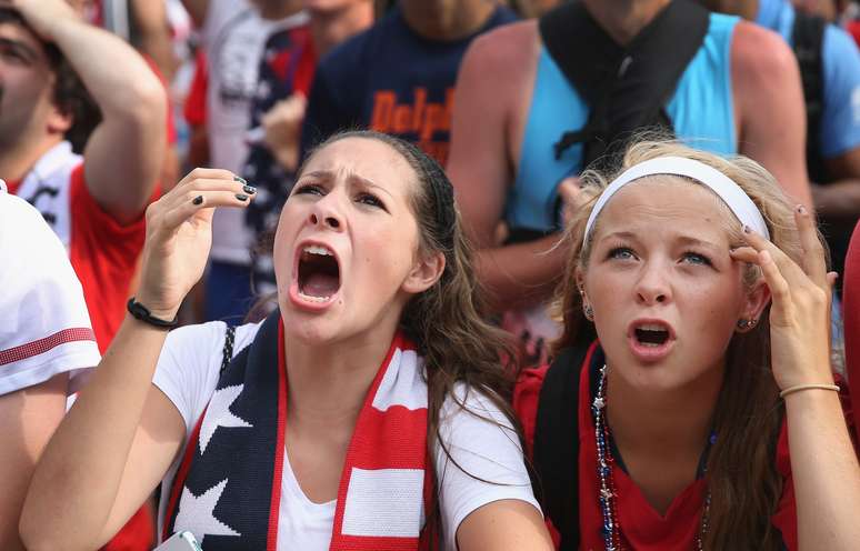 <p>Em Chicago, nos Estados Unidos, uma multid&atilde;o se reuniu para ver o confronto contra a B&eacute;lgica, pelas oitavas de final da Copa; como o jogo foi dram&aacute;tico e terminou em 2 a 1 para os belgas, os torcedores americanos sofreram, vibraram e, no final, lamentaram a elimina&ccedil;&atilde;o.</p>