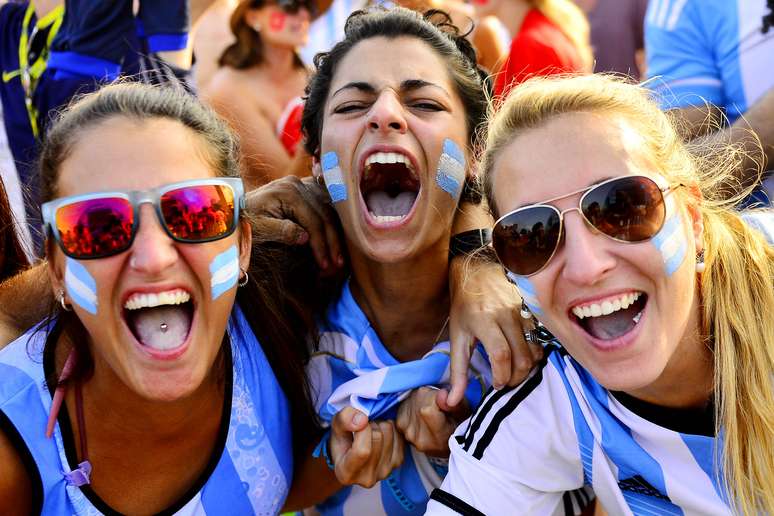 <p>Com a vit&oacute;ria por 1 a 0 da Argentina contra a Su&iacute;&ccedil;a, as areias de Copacabana foram tomadas das cores azul e branco. Em disputa acirrada, realizada na Arena Corinthians nesta ter&ccedil;a-feira, os argentinos eliminaram os su&iacute;&ccedil;os e garantiram a vaga nas quartas de final.</p>