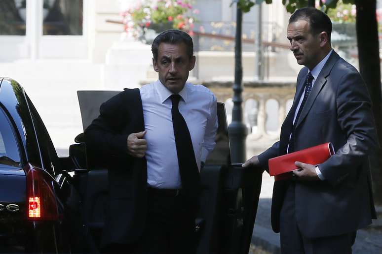 <p>Ex-presidente da França, Nicolas Sarkozy chega à Assembleia Nacional em Paris, em 25 de junho. Sarkozy foi detido nesta terça-feira, 1 de julho, para passar por interrogatório sobre supostas irregularidades na sua campanha eleitoral de 2007</p>