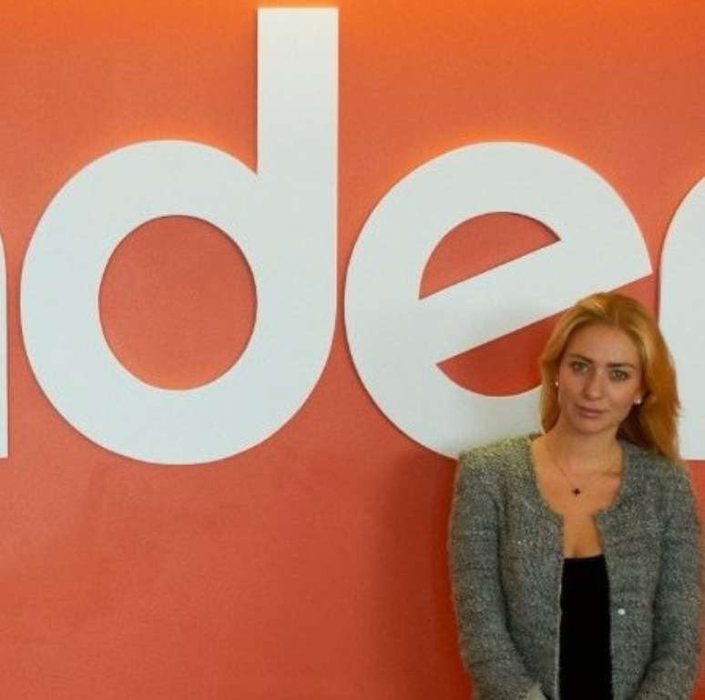 <p>Whitney Wolfe, ex-vice-presidente de marketing do popular aplicativo de relacionamento para celulares, abriu um processo contra sua ex-companhia por ass&eacute;dio sexual e discrimina&ccedil;&atilde;o</p>