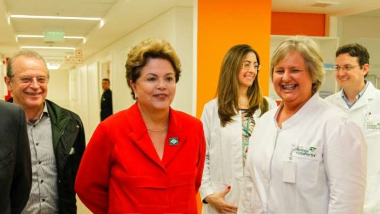 <p>Em inauguração de hospital no Rio Grande do Sul Dilma diz que Brasil fez uma boa Copa</p>