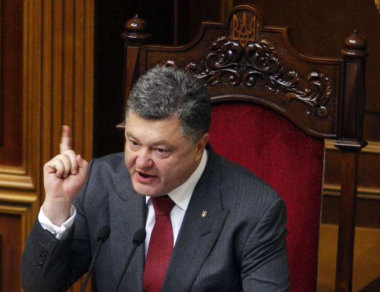 <p>Presidente ucraniano Petro Poroshenko discursa no parlamento em Kiev, em 3 de julho</p>