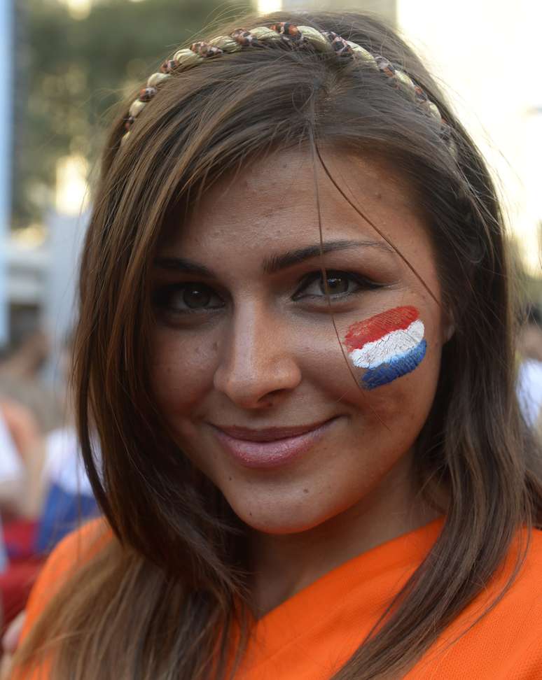 Torcedores da Holanda e da Costa Rica acompanham a disputa decisiva que acontece neste sábado, na Arena Fonte Nova, em Salvador. Eles se reuniram diante de um telão na Fifa Fan Fest no Vale do Anhangabaú, em São Paulo, e vibram pela classificação à semifinal