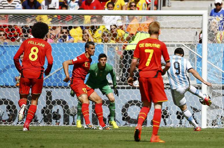 Logo no início do jogo, Higuaín abriu o placar para a Argentina durante jogo contra a Bélgica, pelas quartas de final da Copa do Mundo. A partida acontece no Estádio Mané Garrincha, em Brasília