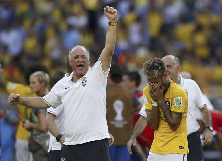 Felipão durante jogo do Brasil contra a Colômbia.